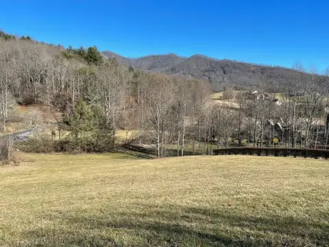 Hayesville Corner Lot in Golf Community
