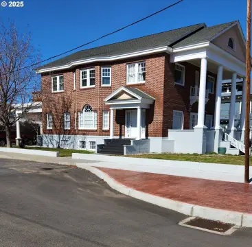 Heppner Triplex: Investment Opportunity