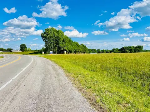 Unrestricted Land Tract on Highway