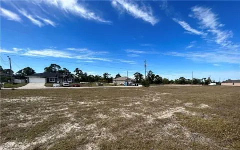 Oversized Lot in Cape Coral