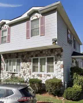 Two-Bedroom Duplex with Private Yard