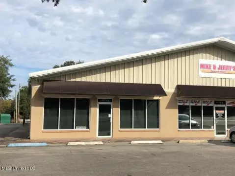 Office/Retail Building for Lease
