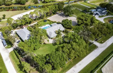 Equestrian Facility with Eight Stalls