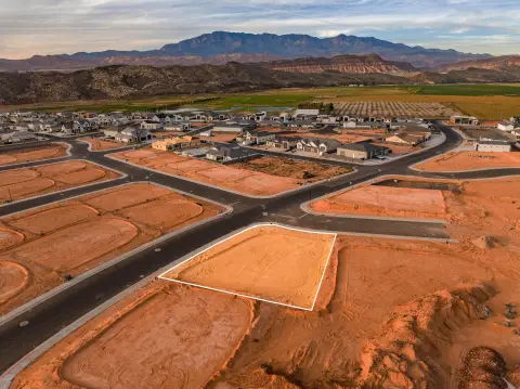 Corner Lot Near Sand Hollow