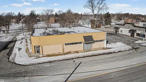 Adaptable Commercial Building For Sale