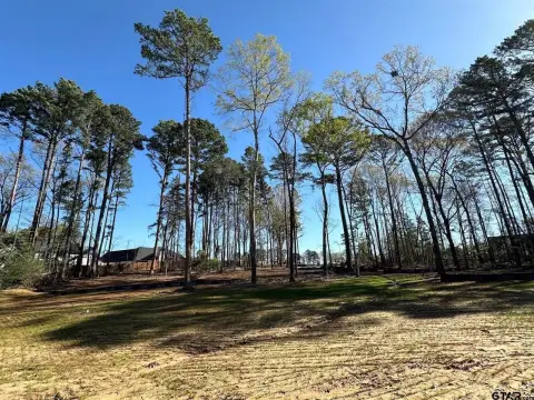 Residential Cul-de-Sac Lot in Gated Community
