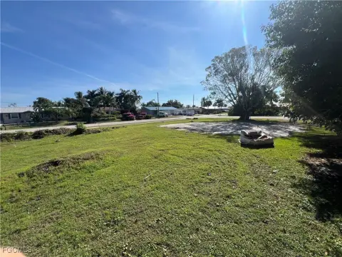Residential Land in Fort Myers
