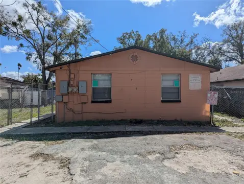 Tampa Duplex Near Bus Lines