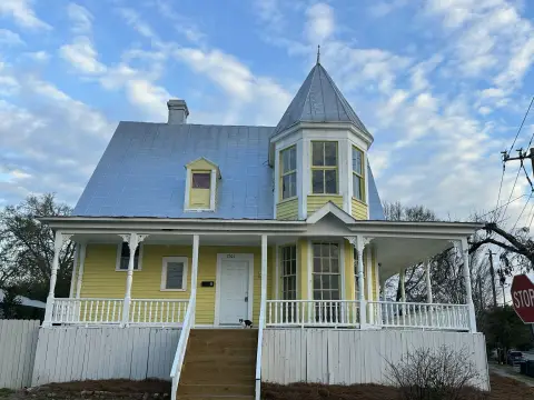 Updated Duplex Near Downtown Augusta