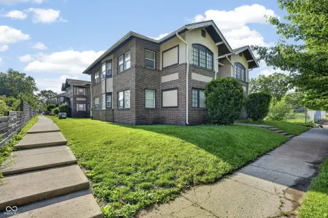 12-Unit Brick Apartment Buildings