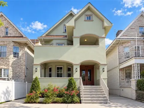 Renovated 3-Unit Triplex