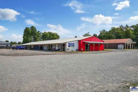 Multi-Tenant Storefront with Pole Barn