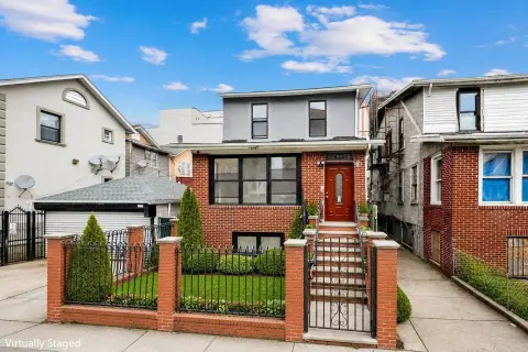 Renovated Quadplex With Parking