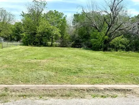 Buildable Lot in Bowie, Texas
