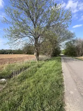 Level Lot in Rural Setting