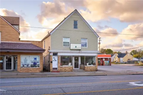 Mixed-Use Building with Salon