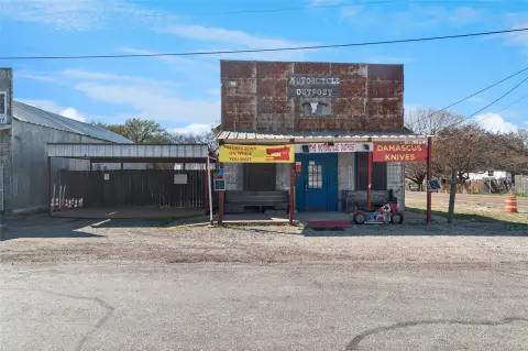 Corner Retail Building with Private Room