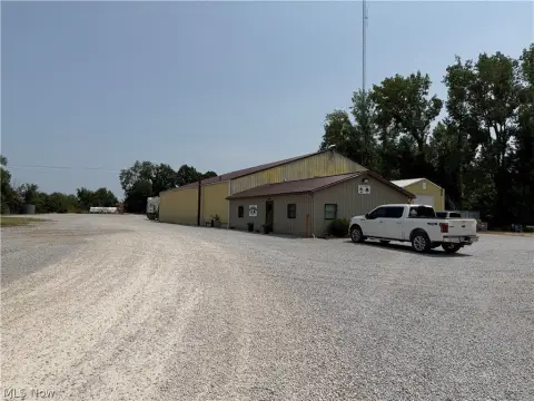 Truck Terminal with Overhead Doors