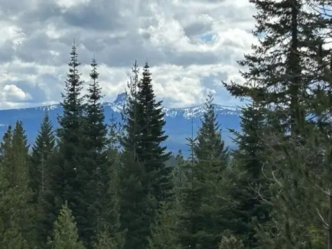 Land in Diamond Peaks