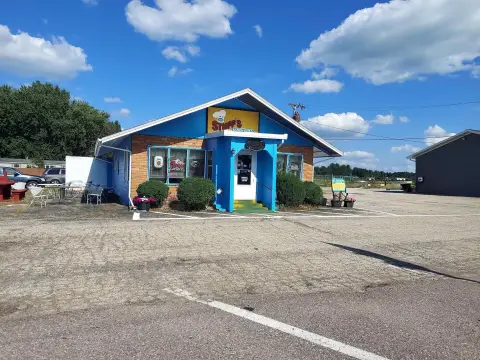 Restaurant with Commercial Kitchen