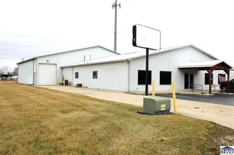 Flex Space with Showroom and Warehouse
