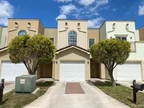 12-Unit Townhouse Community