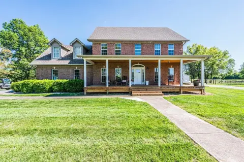 Spacious Farmhouse on 21 Acres