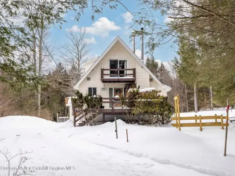 Versatile Chalet Near Ski Resorts