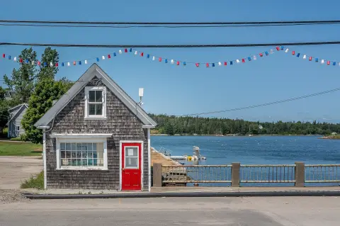 Mixed-Use Building with Waterfront Setting