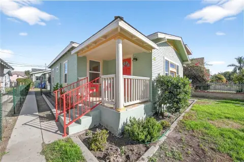 Remodeled Duplex Near USC, Stadium
