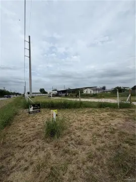 Residential Land in Edinburg, TX