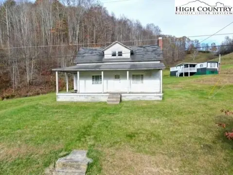 Farmhouse and Land in Trade, TN