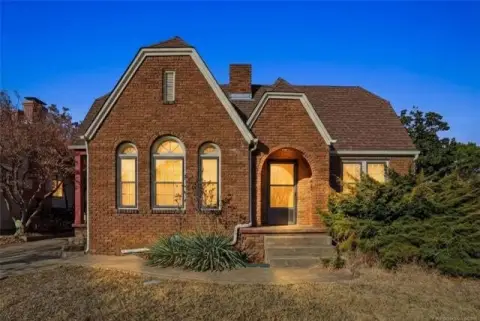 Charming Duplex in Yorktown District
