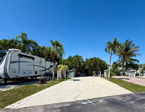 Chokoloskee RV Lot with Dock