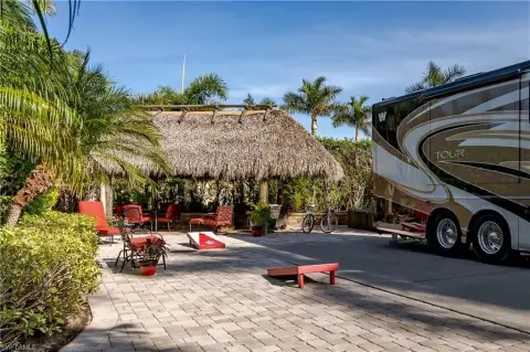 Naples Oversized Motorcoach Resort Lot