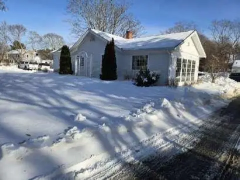 Multi-Use Property in Yarmouth Port