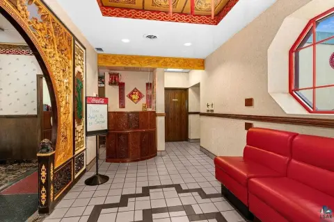 Equipped Restaurant Property