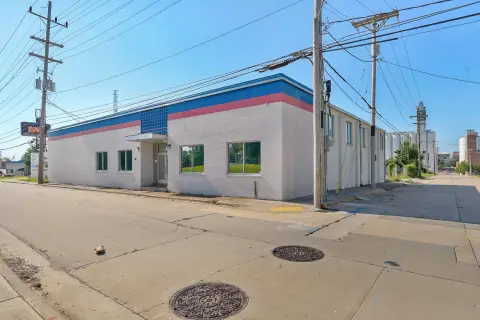 Warehouse with Dock-High Loading