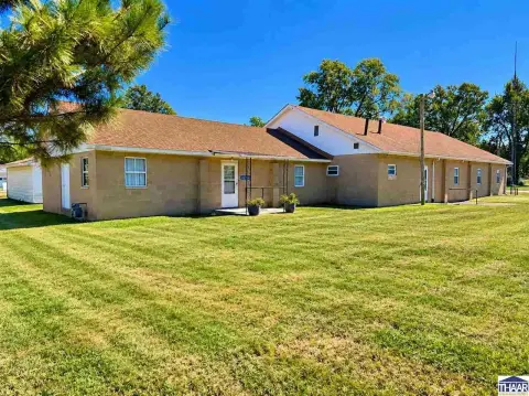 Flex Space with Detached Garage