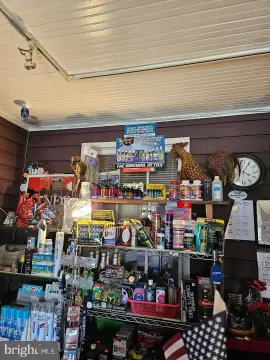 Multi-Room Retail Space