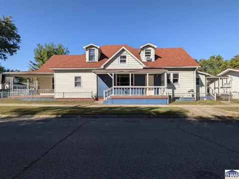 Triplex with Fourth Unit Space