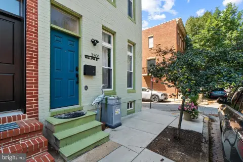 Duplex with Private Parking