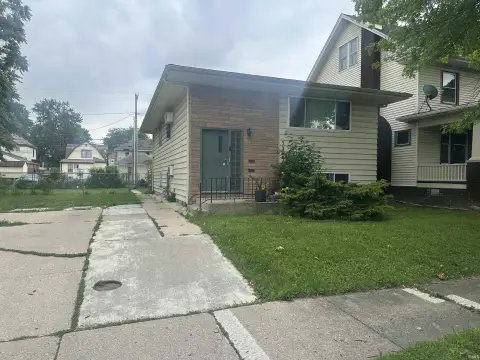 Bi-Level Duplex with Detached Garage