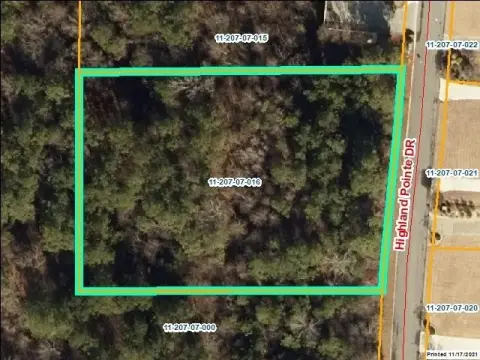 Residential Land in Highland Pointe