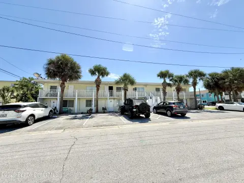 6-Unit Multifamily with Renovated Interiors