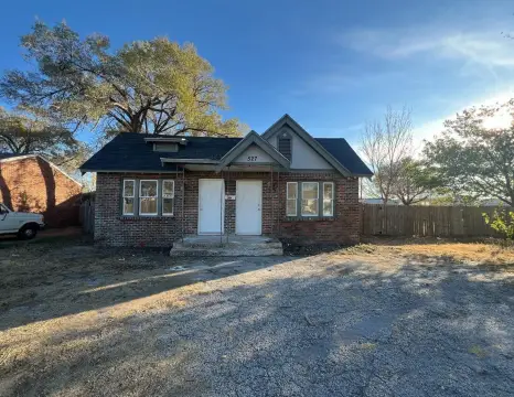 Updated Duplex with Fenced Yards