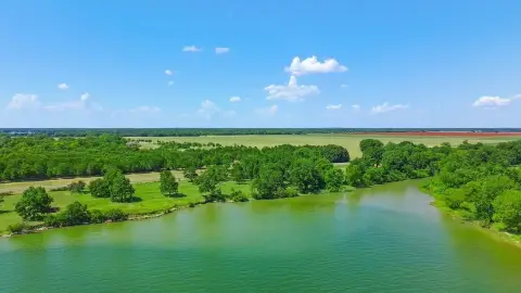 Unrestricted Waterfront Land