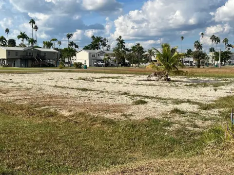 Residential Lot in Everglades City