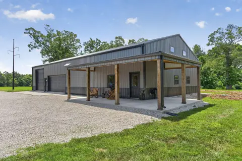 Land with New Wood-Frame Shop