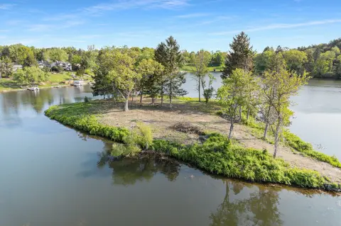 Lake LeAnn Island Building Site